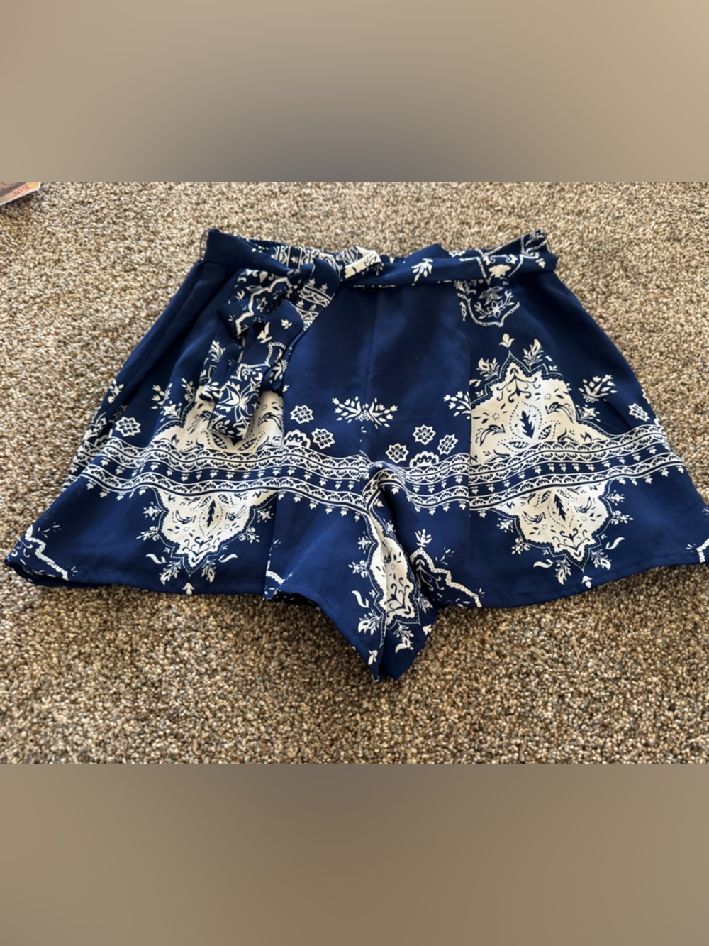 Lovers and Friends: Navy Blue Printed Tie-Waist Women's Lined Shorts size Small